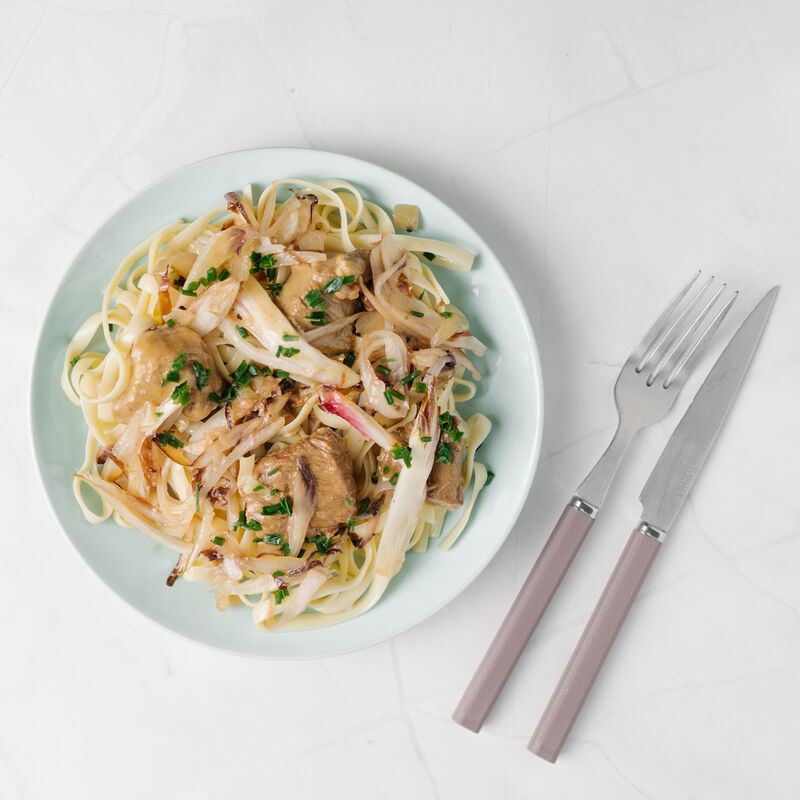 Boeuf en carbonade, effilochée d'endives rôties et tagliatelles