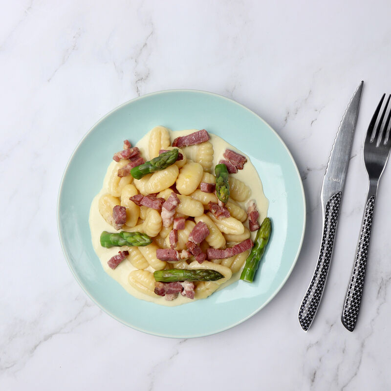 Gnocchis, crème d'asperges, lard rôti