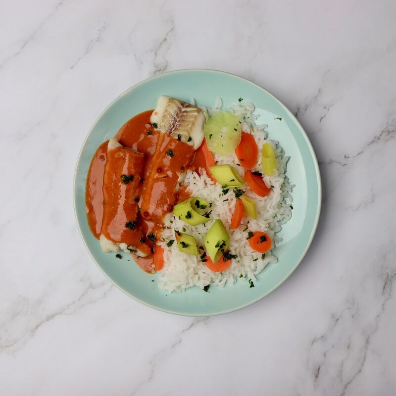 Lieu au paprika riz créole poireaux et carottes