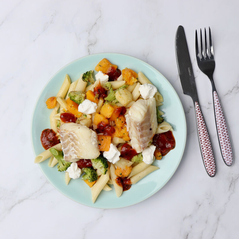 Pennes sauce basilic, trio de légumes, lieu rôti et pointe de Ricotta