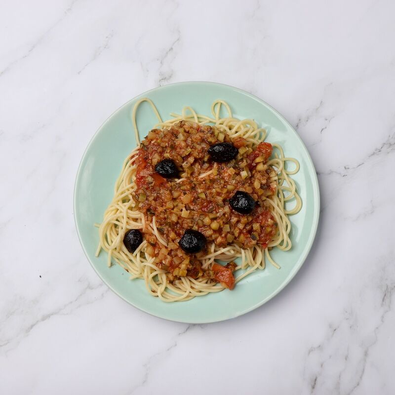 Spaghetti végétarienne courgettes tomates et olives
