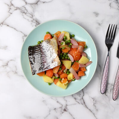 Filet de truite, petits pois et radis