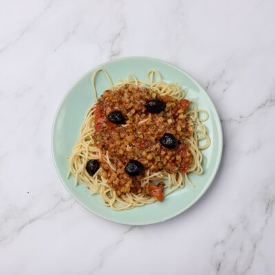 Spaghetti végétarienne courgettes tomates et olives