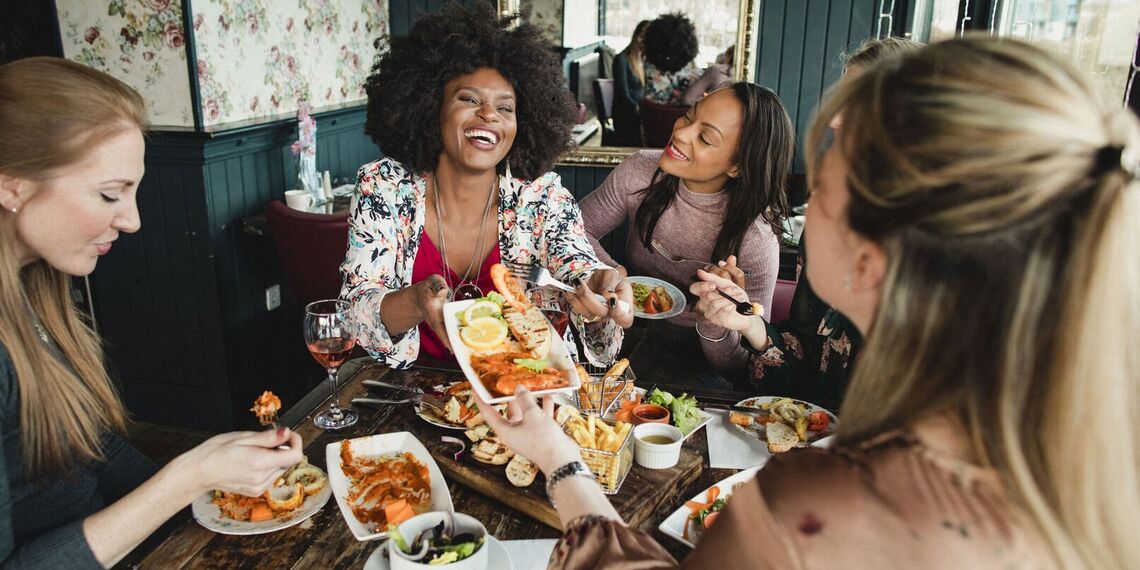 Repas convivial entre amis facile avec Léon et Marcel